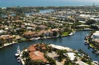 Lighthouse Point, Florida waterfront pool homes